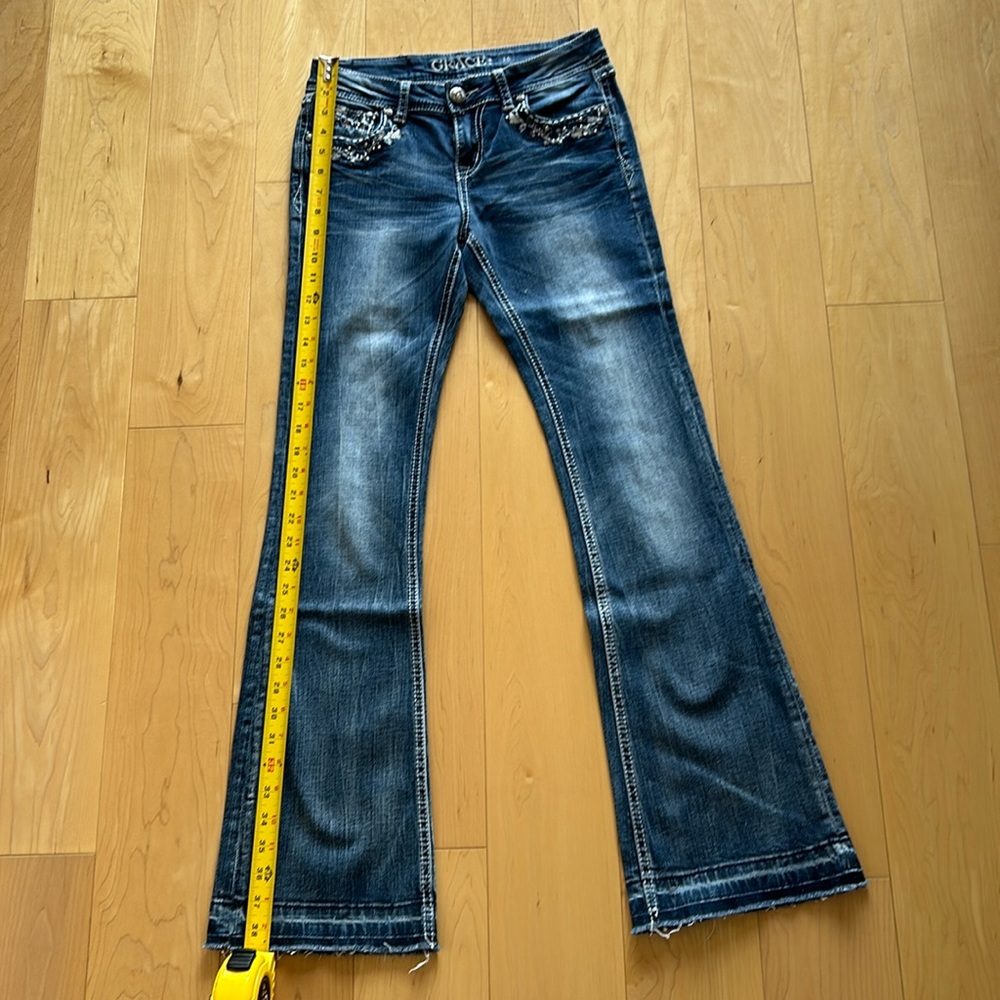 EUC Grace in LA boot cut jeans